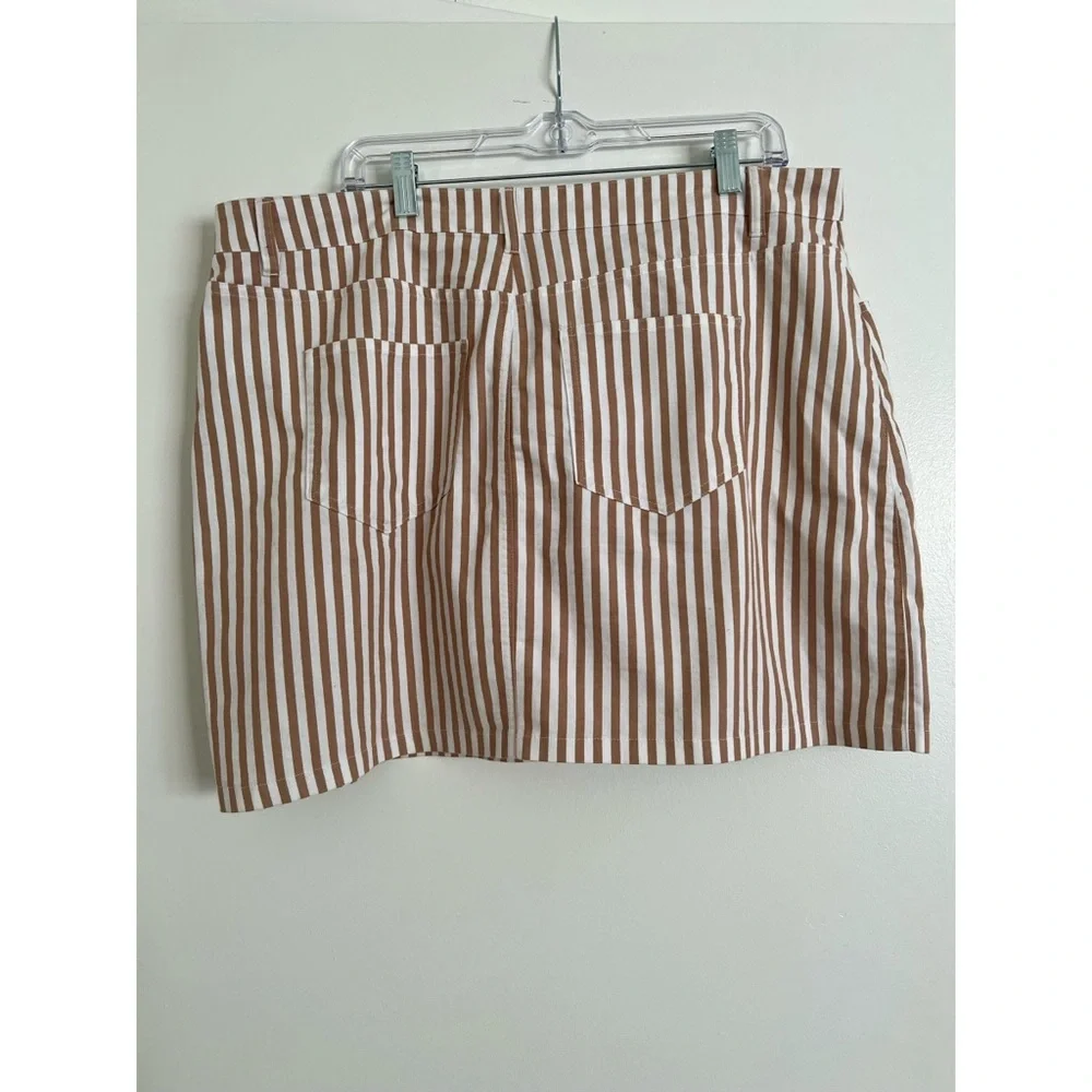 SKIRT - Picture 4 of 4